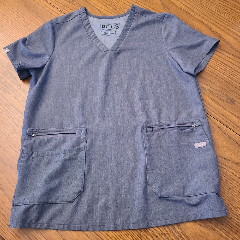 FIGS Technical Collection Nursing Top in Size Small
